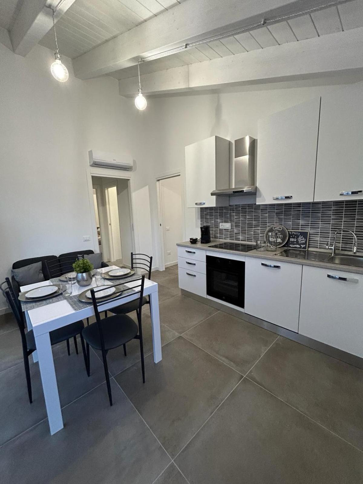Family House Appartement Porto Torres Buitenkant foto